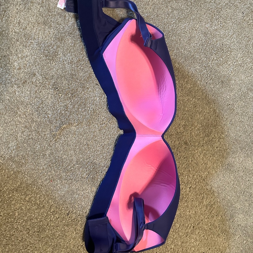 Victoria Secret Bra - Picture 3 of 4